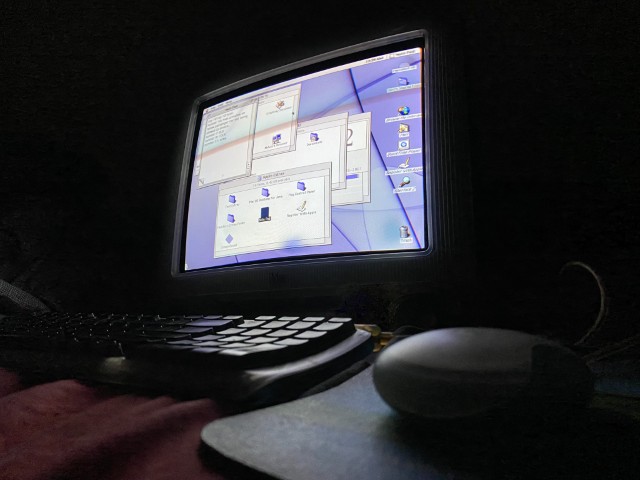 The iMac G3 Graphite lives!